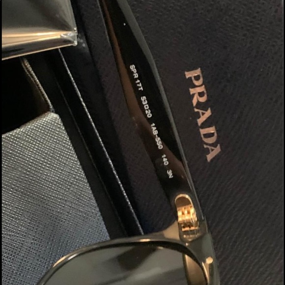 Prada sunglasses - Picture 4 of 4